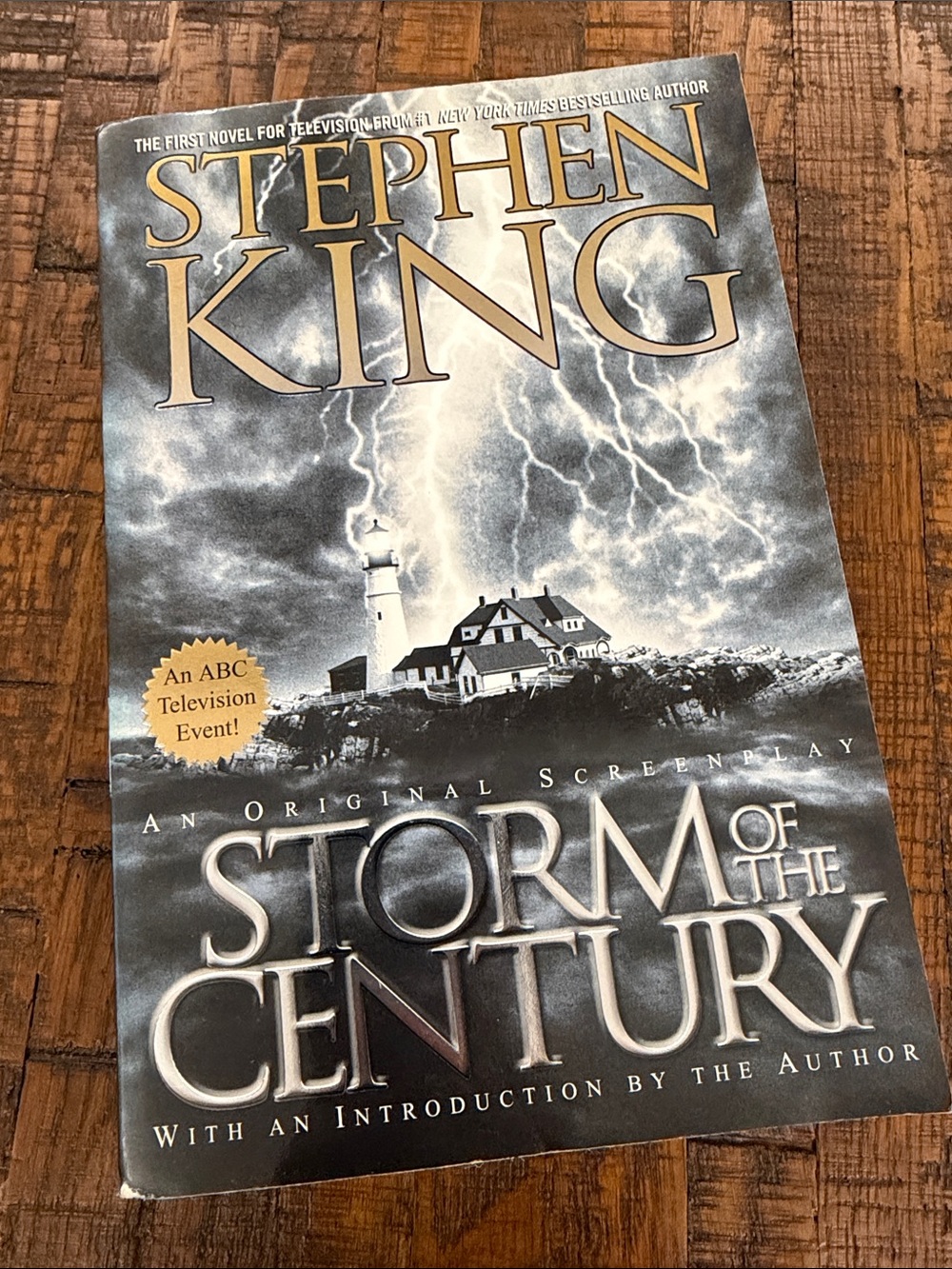 Stephen King "Storm of the Century" Paperback - Grey & Gold Cover 1998, 376 pgs